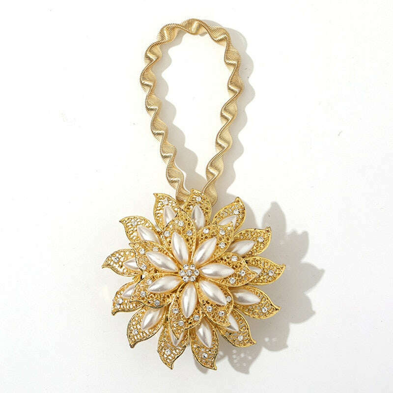 Pearl Simon Flower Shaped  Rhinestone Magnet Curtain Tieback